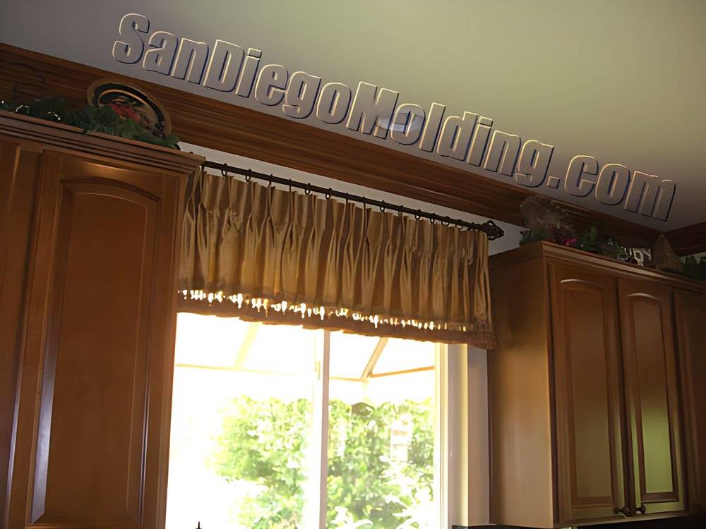 427M faux painted crown, photo 2