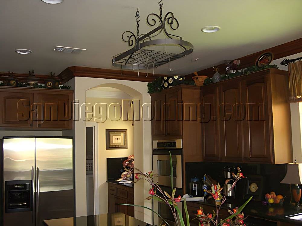 427M faux painted crown, photo 3